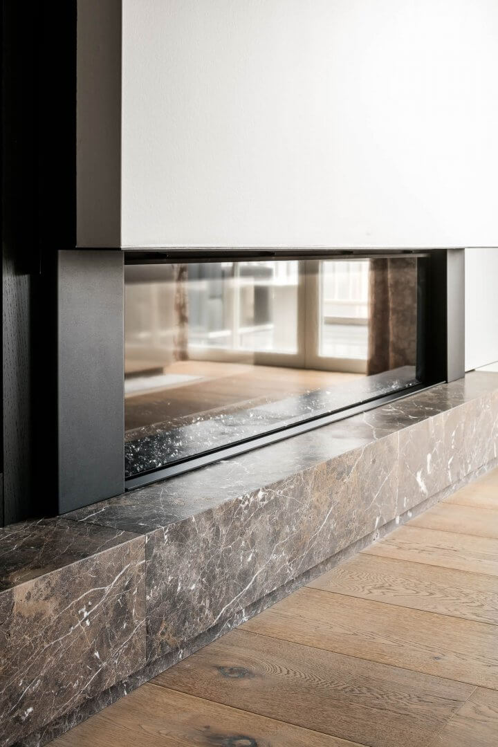 HR Fireplace marble Emperador Brun aged – Design Interior design firm Wille – Photo Cafeine (2)_1