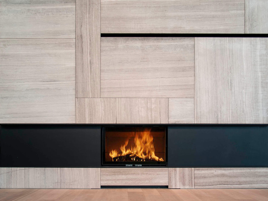 Built-in fireplace natural stone – Studio 52