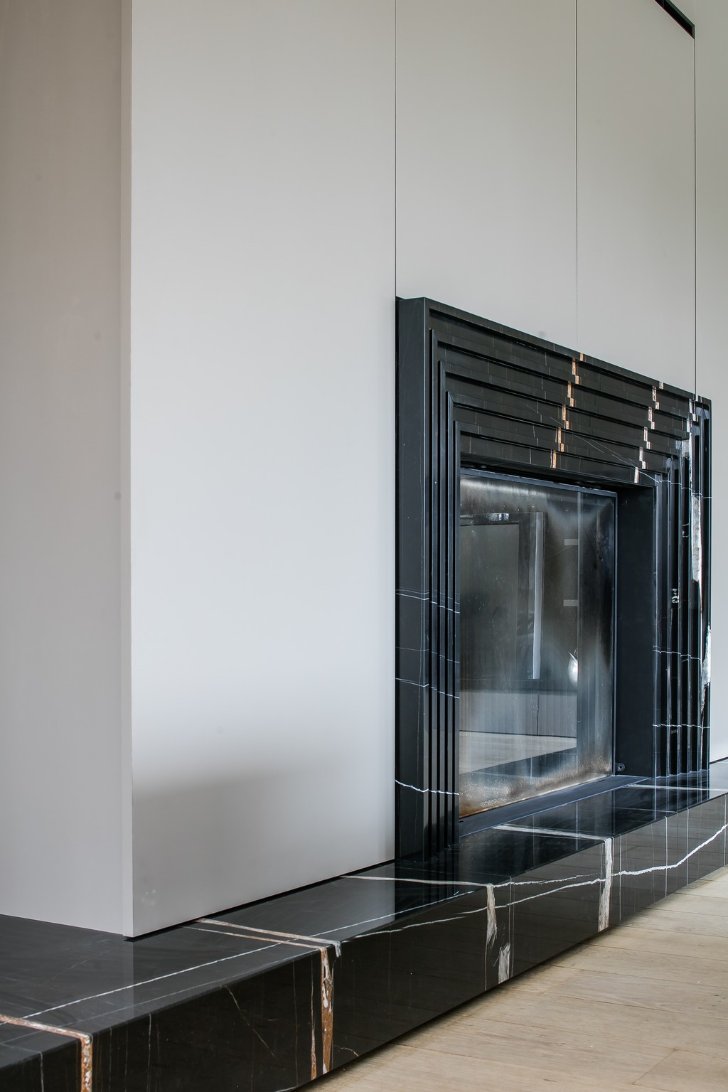 Fireplace Nero Dorado – Design INsight-IN – Photo Cafeine (3)